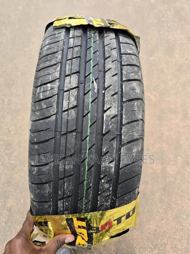 215/55r17 Boto Tyre - thumbnail 2