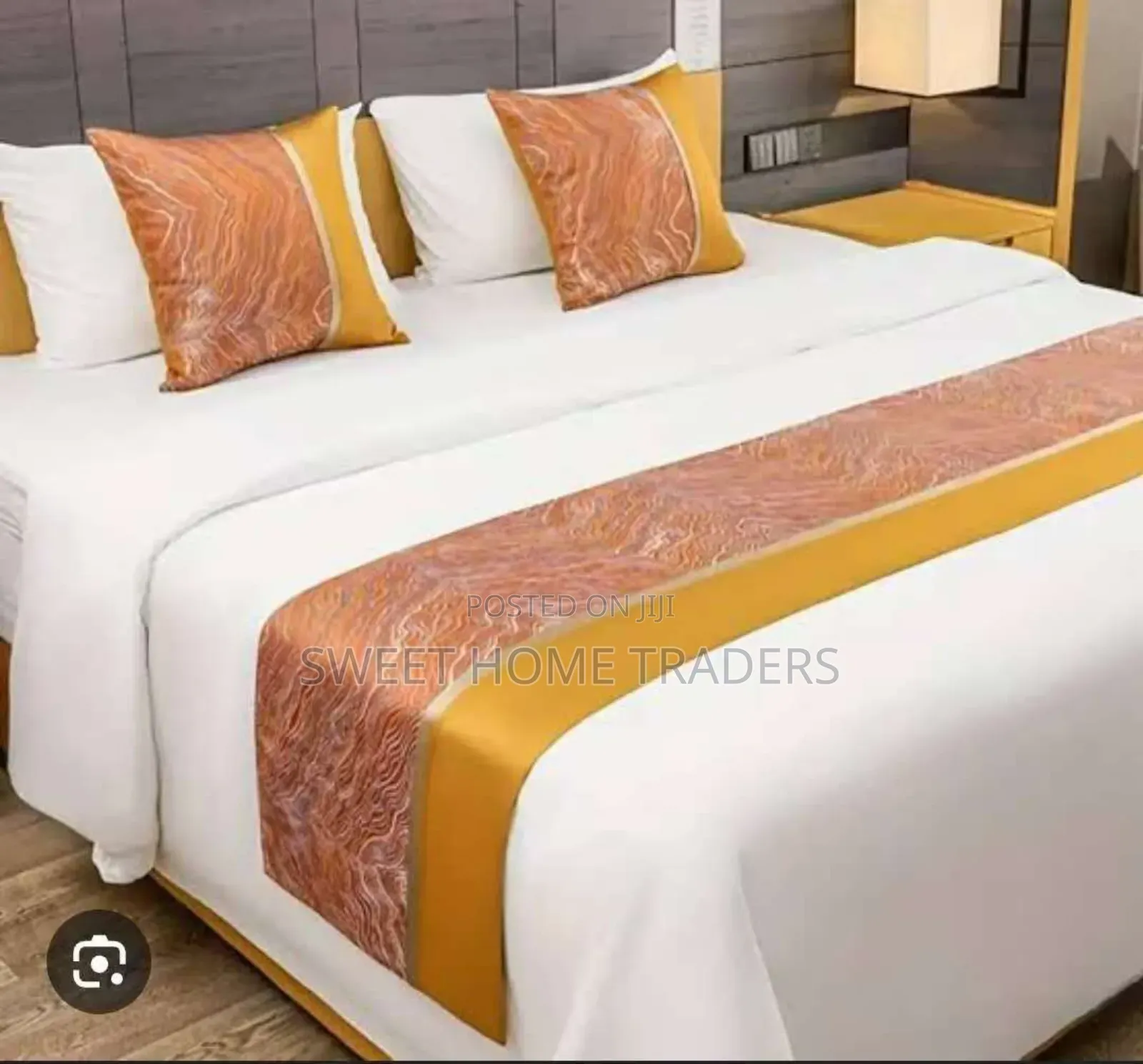 Fancy Bedrunner With Pillow Cases