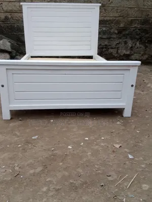 Mordan White Bed