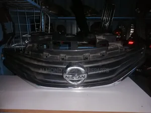 Nissan Note Grille