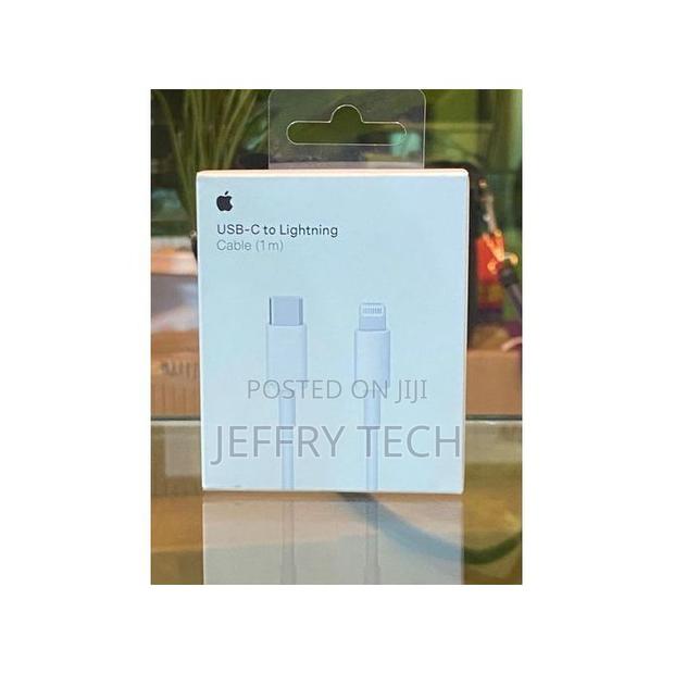 Apple iPhone 13 Usb-C to Lightning/ iPhone Cable (1m) - main view