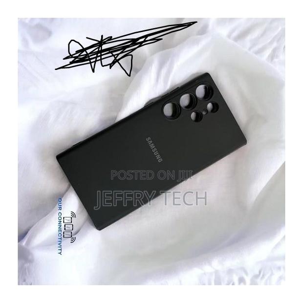 Samsung Galaxy S22 Ultra Liquid Silicone Gel Shockproof Back - thumbnail 3