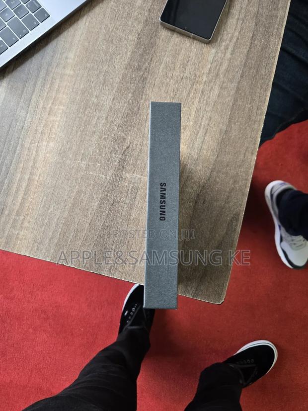 New Samsung Galaxy Z Fold7 512 GB Silver - thumbnail 3