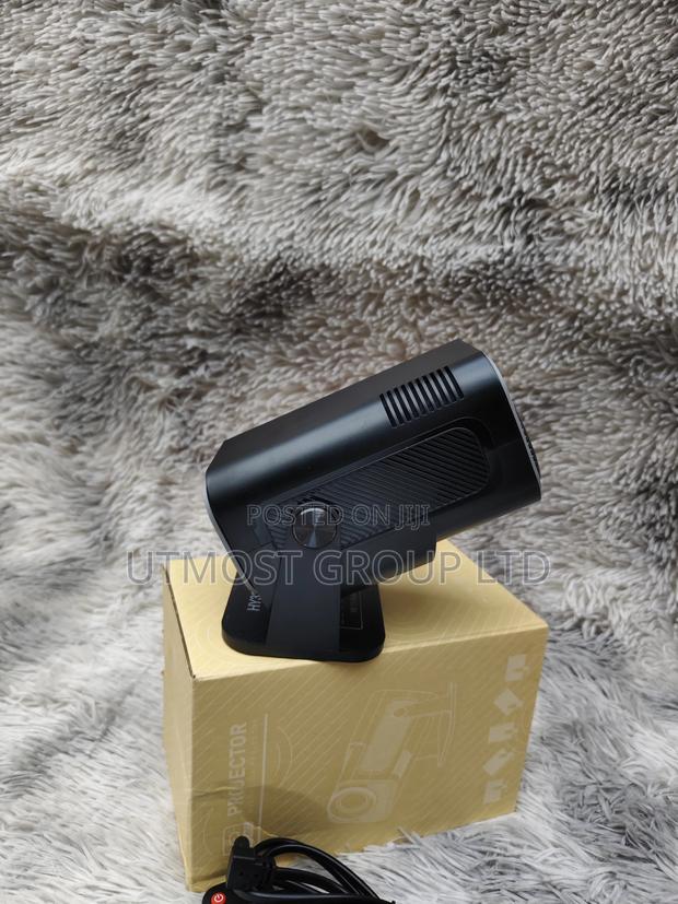 Hy320 Android 13 Mini-Projector Native 1080p - main view