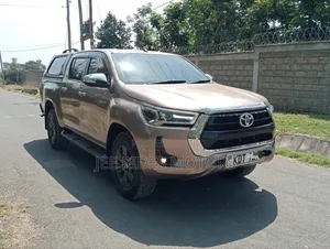 Toyota Hilux Revo Double Cab Deisel 2.4 AWD 2022 Gray