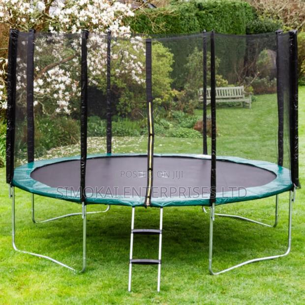 Outdoor All Weather 16 Ft Trampoline With Safety Net - main view