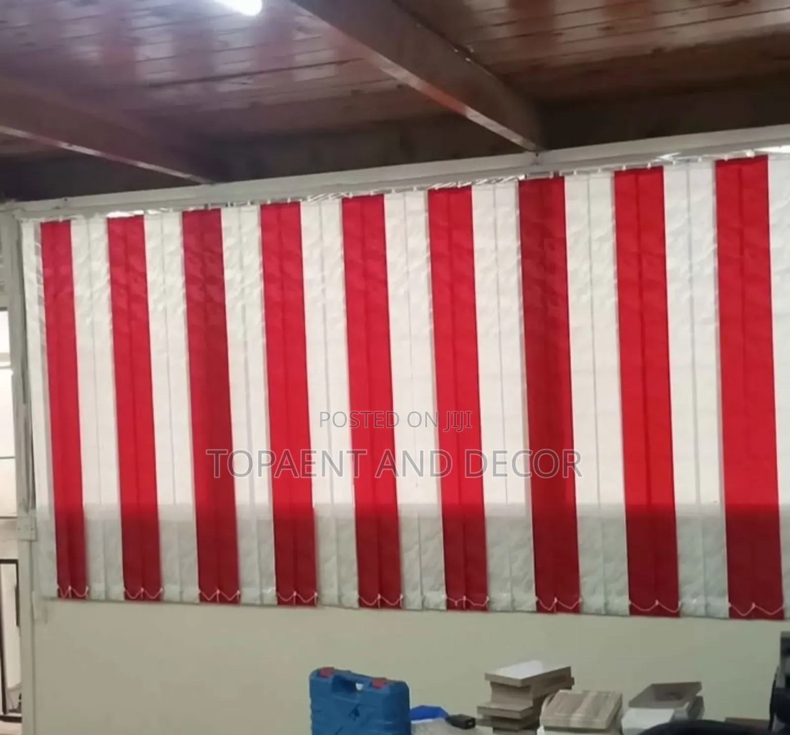 Dust Resistant Vertical Blinds and Long Lasting Clean