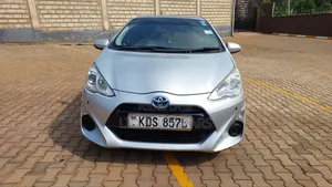 Toyota Aqua 2018 Silver