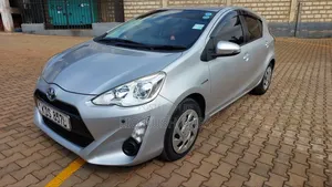 Toyota Aqua 2018 Silver
