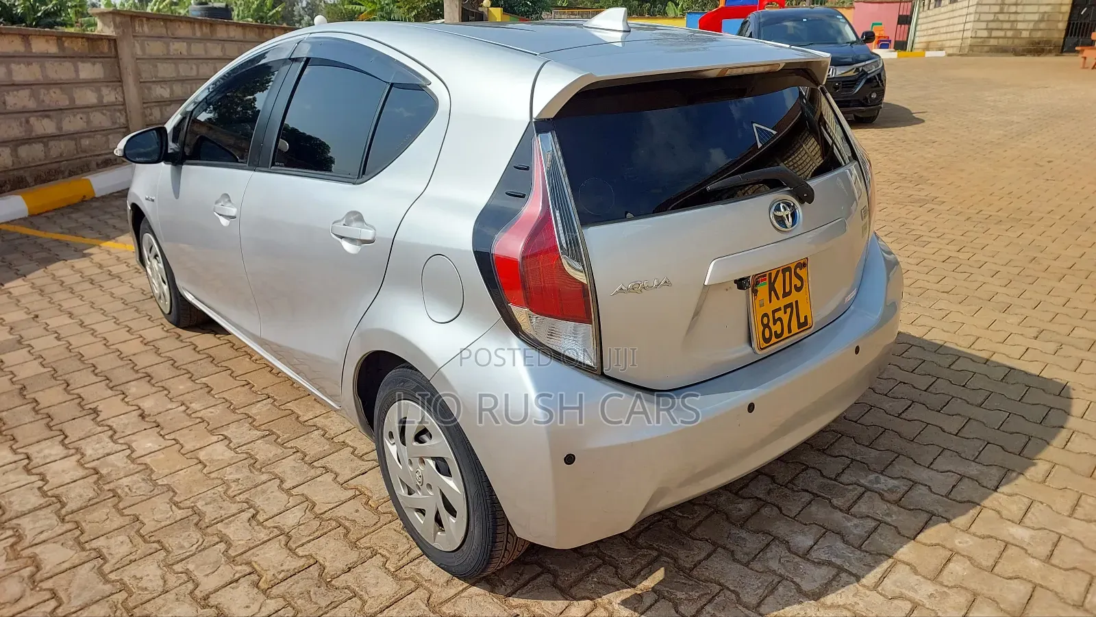 Toyota Aqua 2018 Silver
