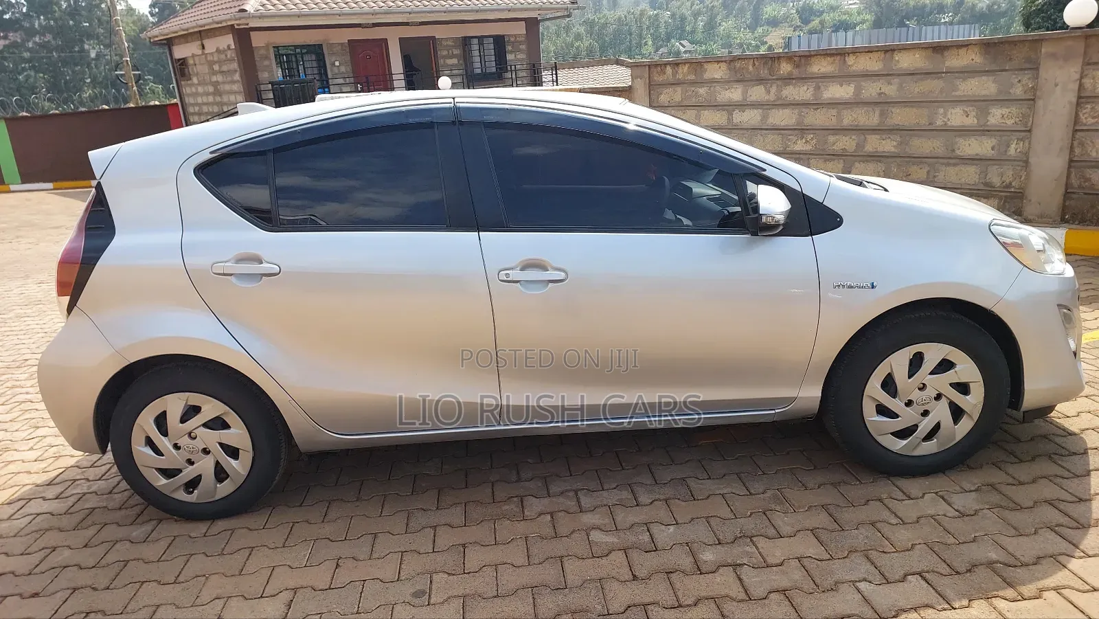 Toyota Aqua 2018 Silver