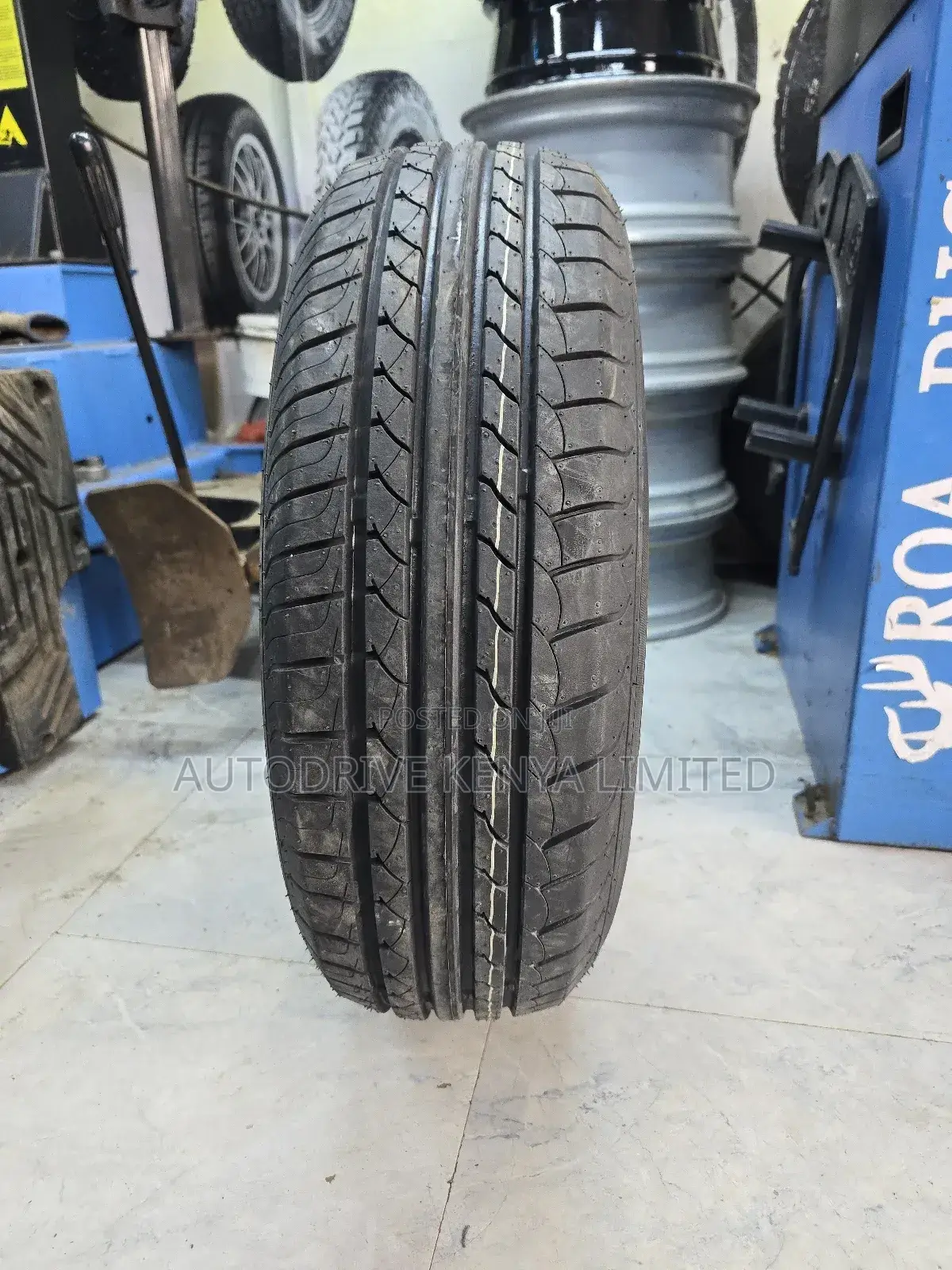 185/70r14 Maxtrek Maximus Tire