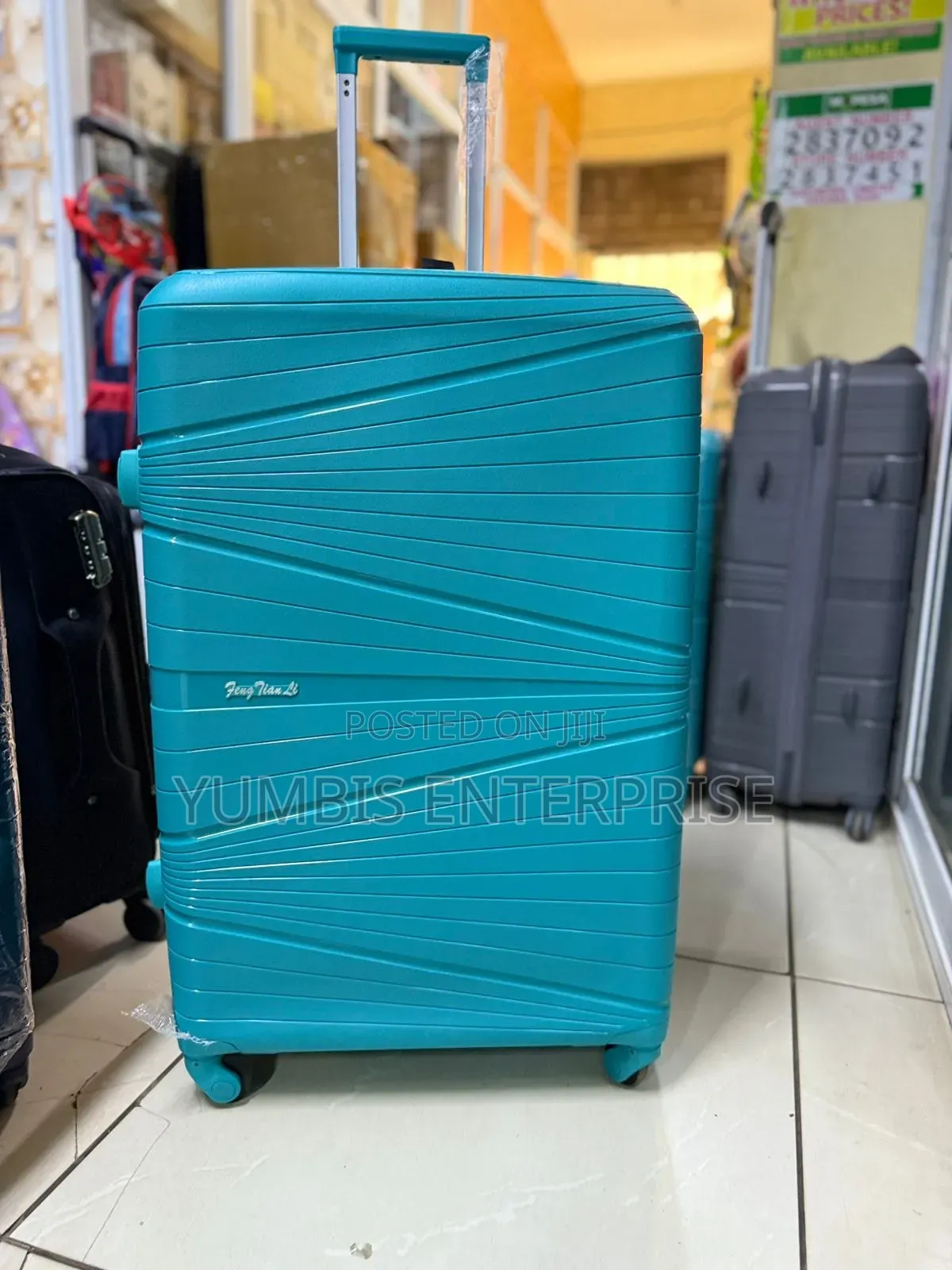 Large Size Height 72cm Rubber Suitcase 1 25kgs Capacity