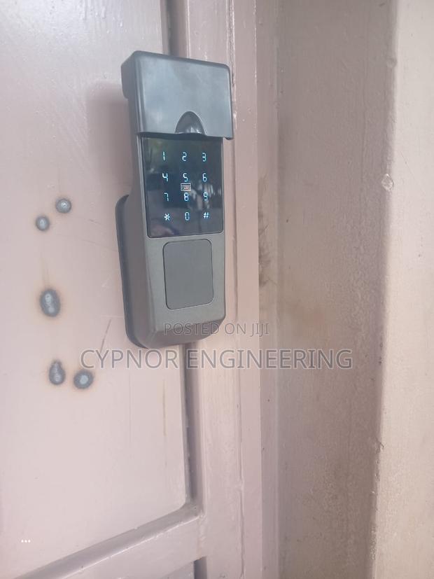 Gate Lock With Passcode and Key Entry