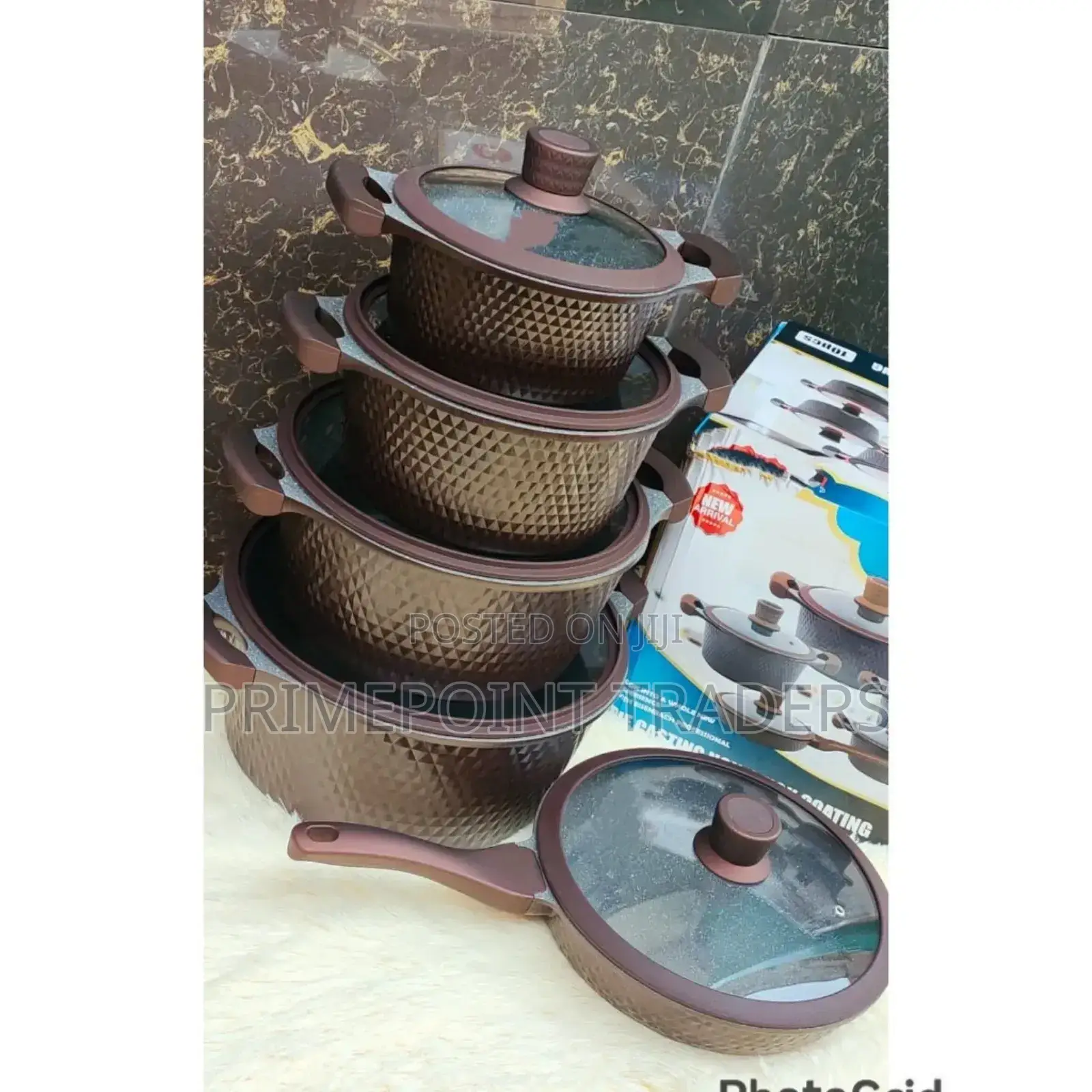 10 Pc Die Cast Cookware Set 
Colour Brown ^ 