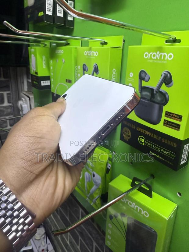 Apple iPhone 12 Pro Max 128 GB White - thumbnail 3