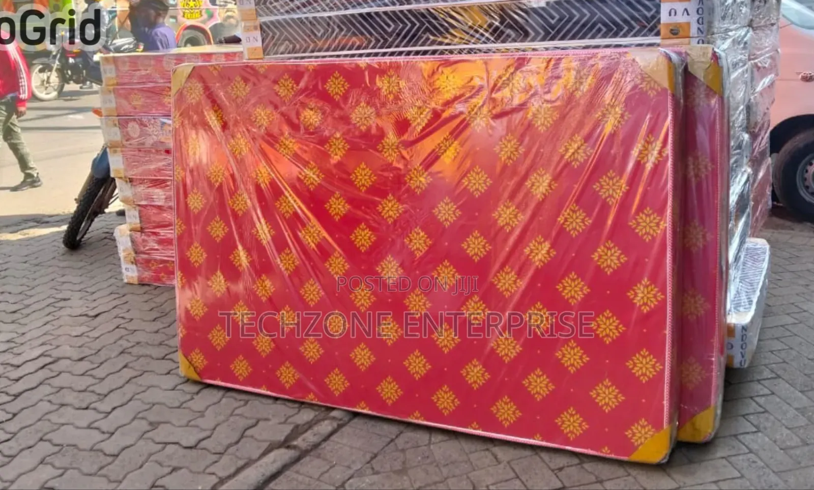 Plain Medium Density Mattress 6 Inch (5*6)