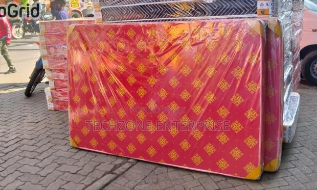 Plain Medium Density Mattress 6 Inch (5*6)