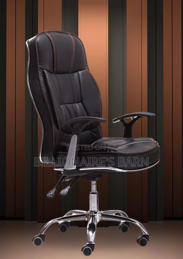 Office Chairs: Executive Quality Black Leather Chair - main view