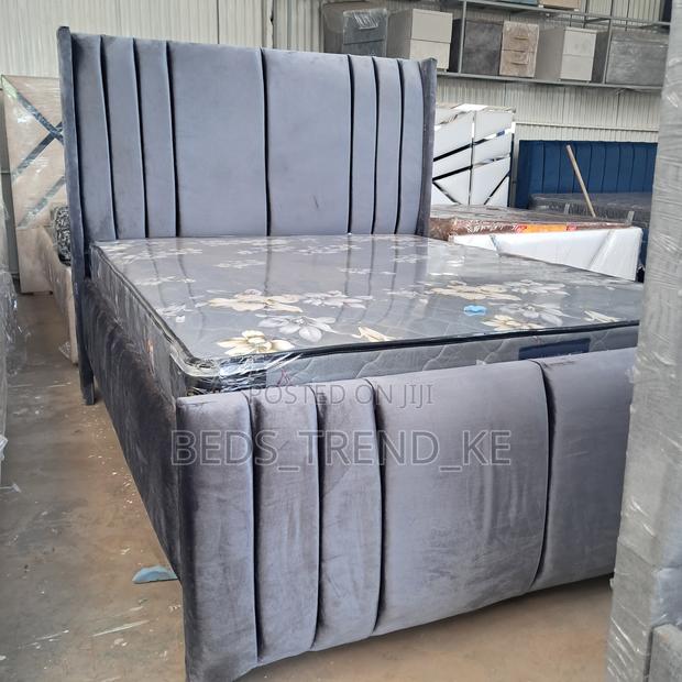 Exclusive 5 by 6 Modern Bed