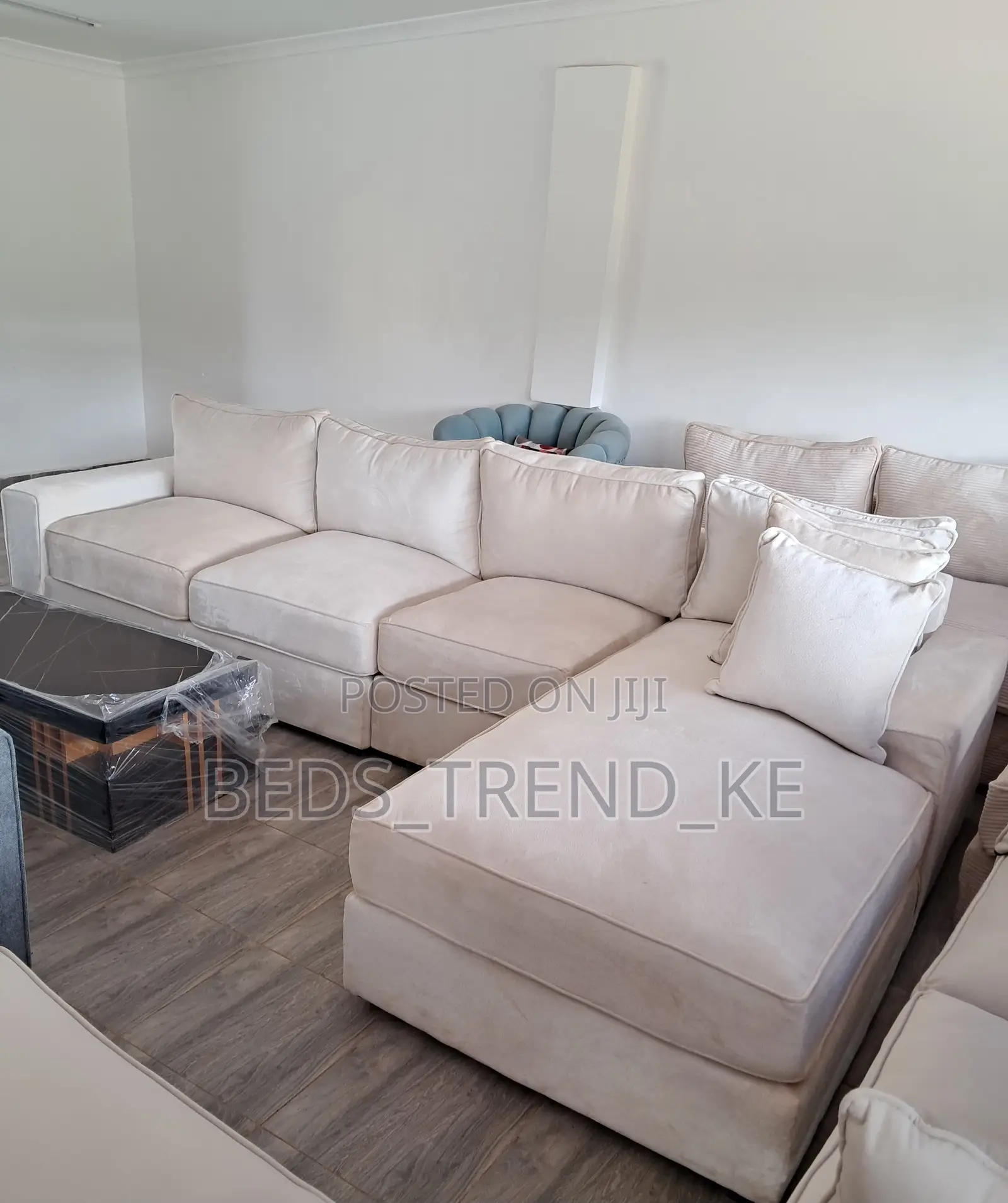 Elegant 6 Seater Cozy L Seat