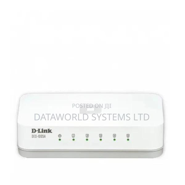 D-Link Des-1008c/B 8 Port 10/100base-T Unmanged Switch - thumbnail 2