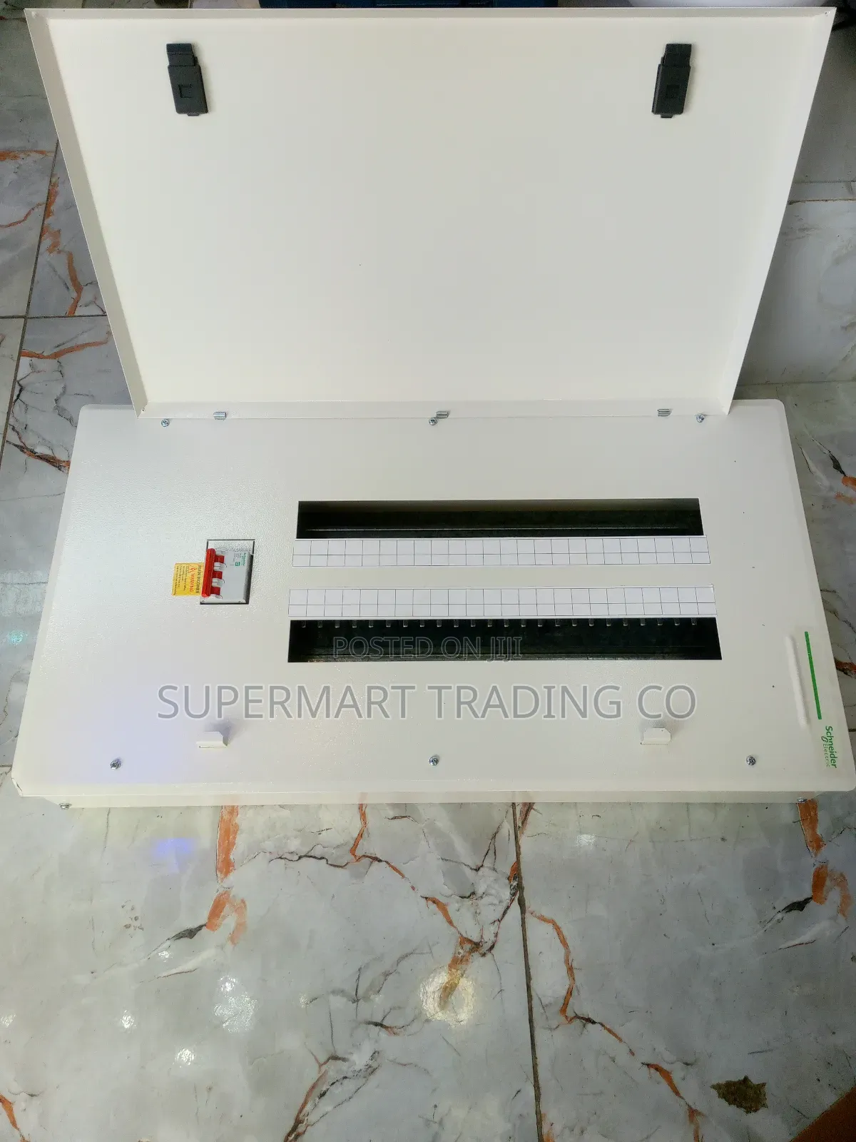 Schneider Distribution Board 16way