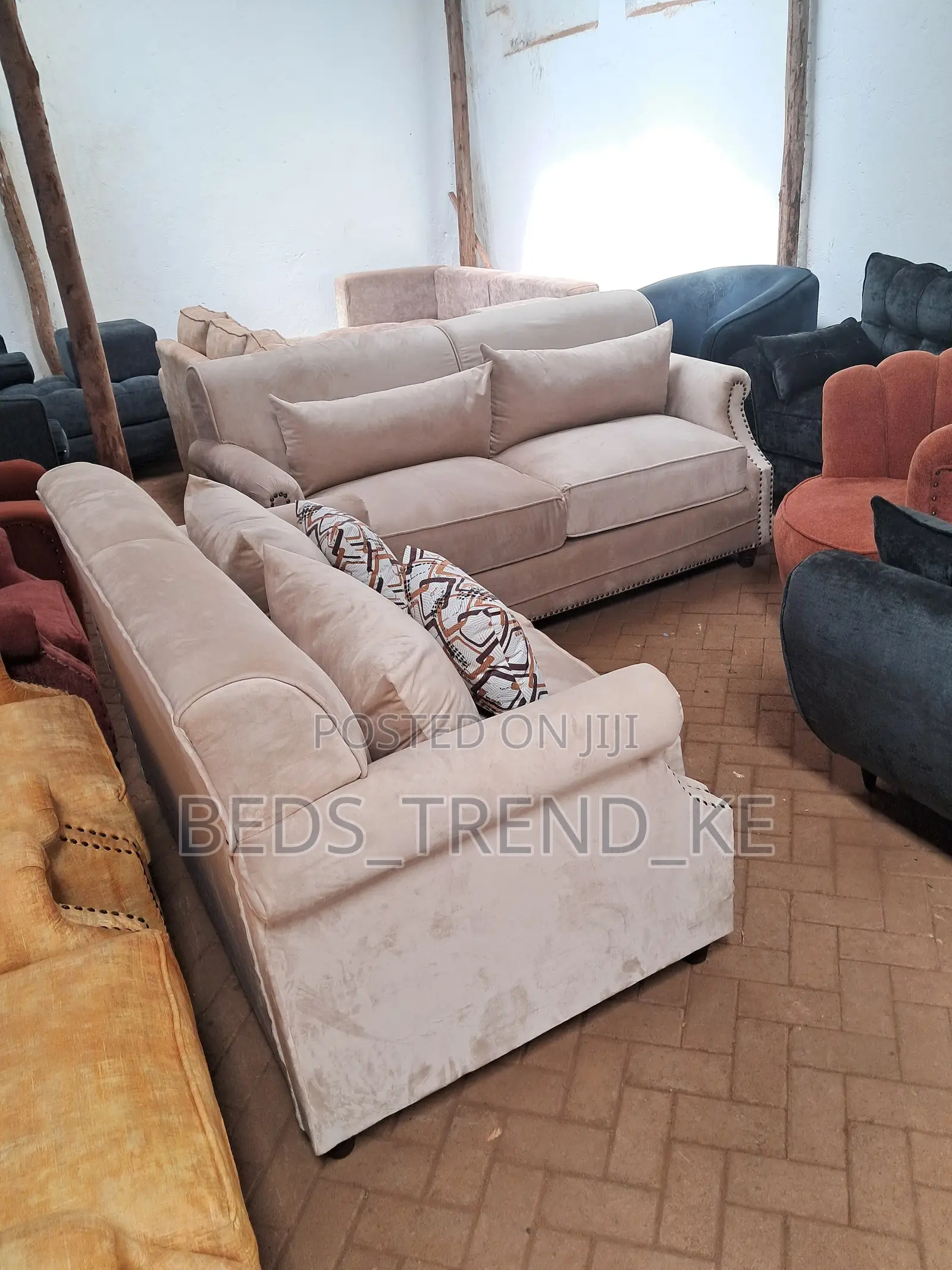 Modern Sturdy 5 Seater Sofa 3-2