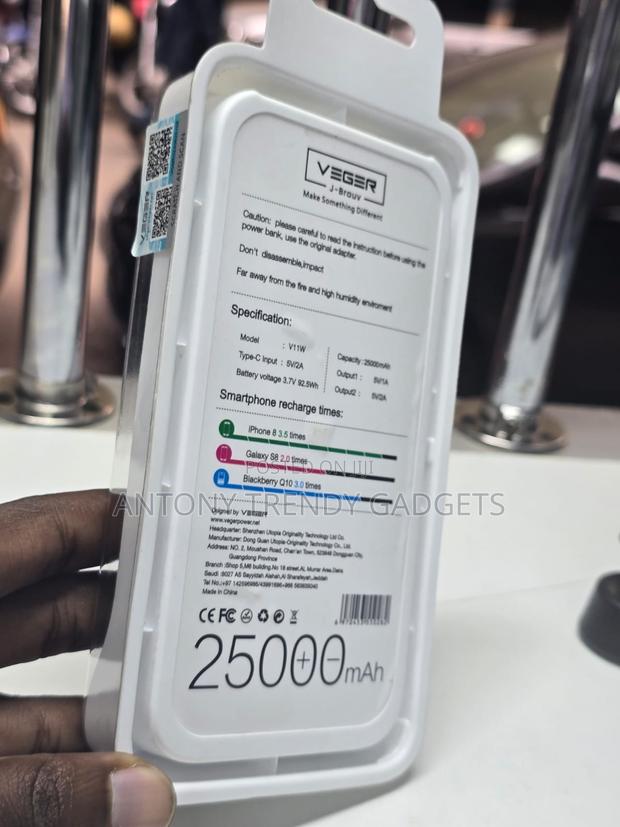 Fast Charging Power Bank 25000mah For iPhone/Samsung - thumbnail 3