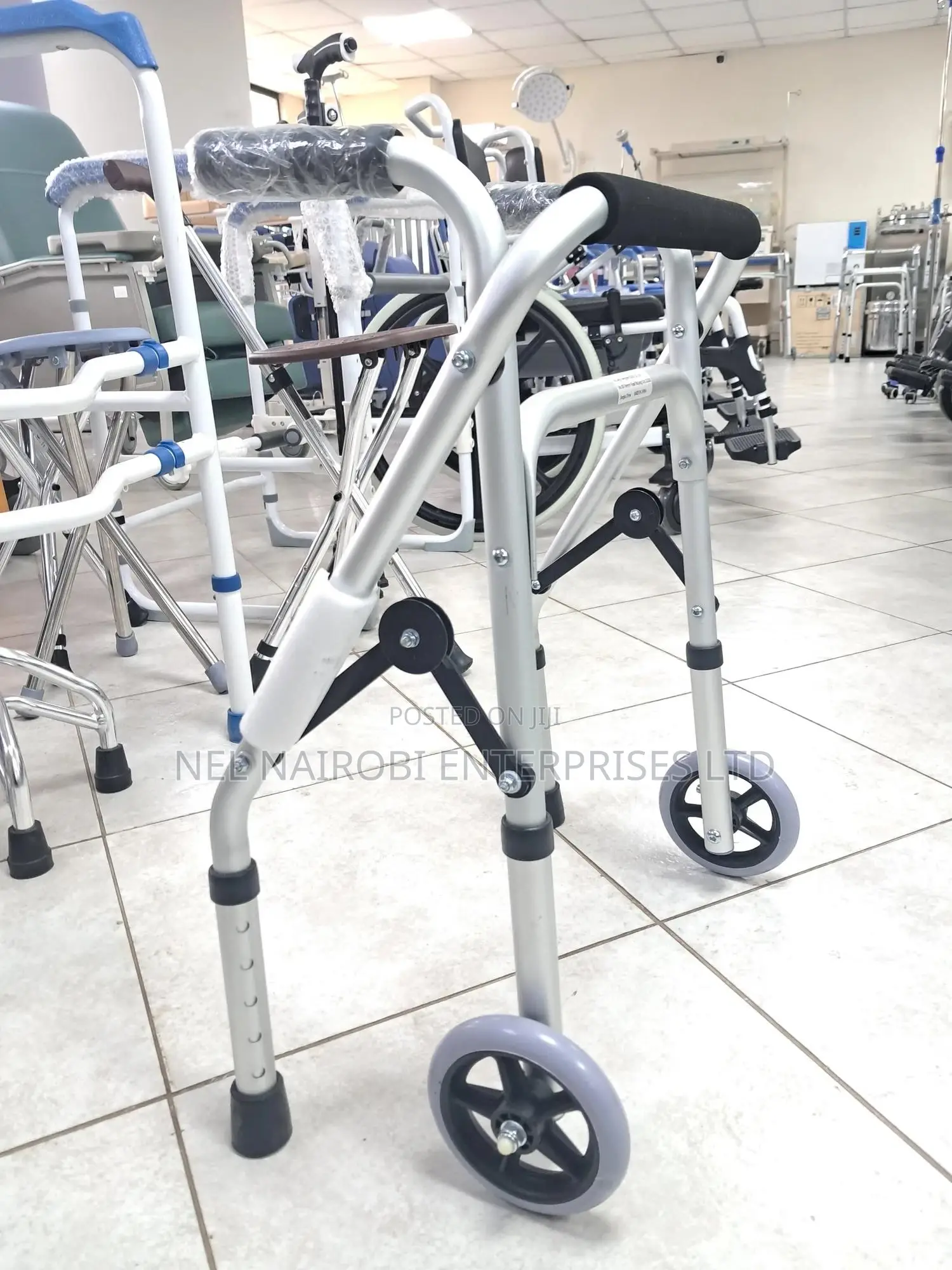 Paediatric Walking Frame With Wheels (Mpbe916lw)