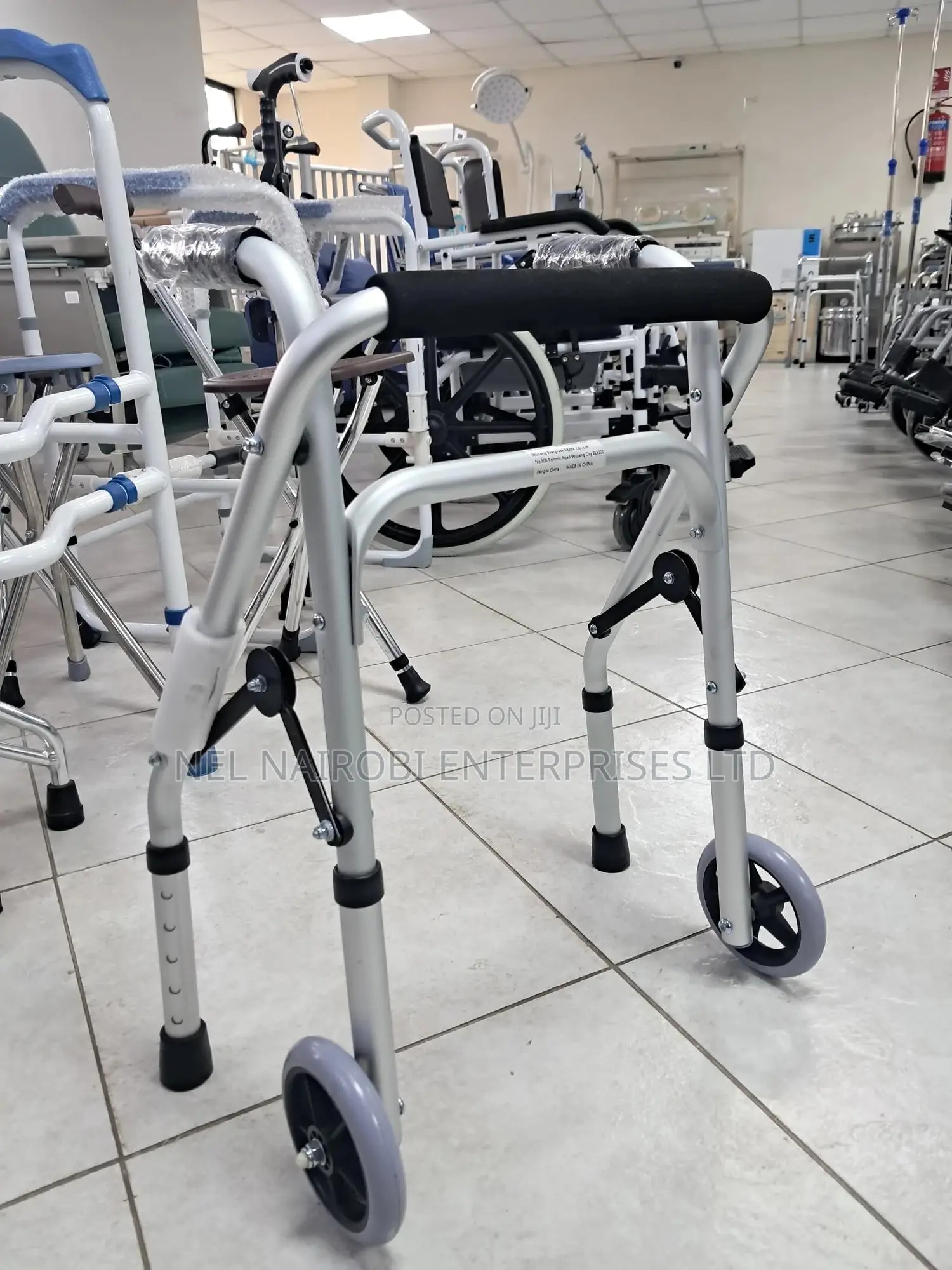 Paediatric Walking Frame With Wheels (Mpbe916lw)