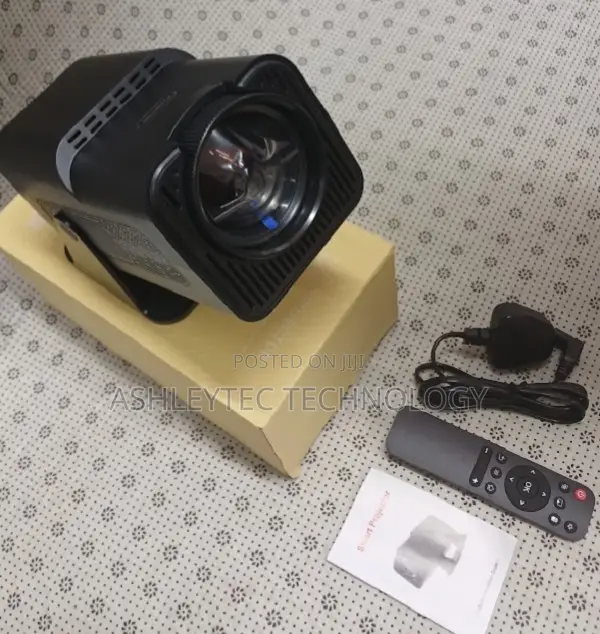 Portable LCD Hy320 Android 13 Mini Projector