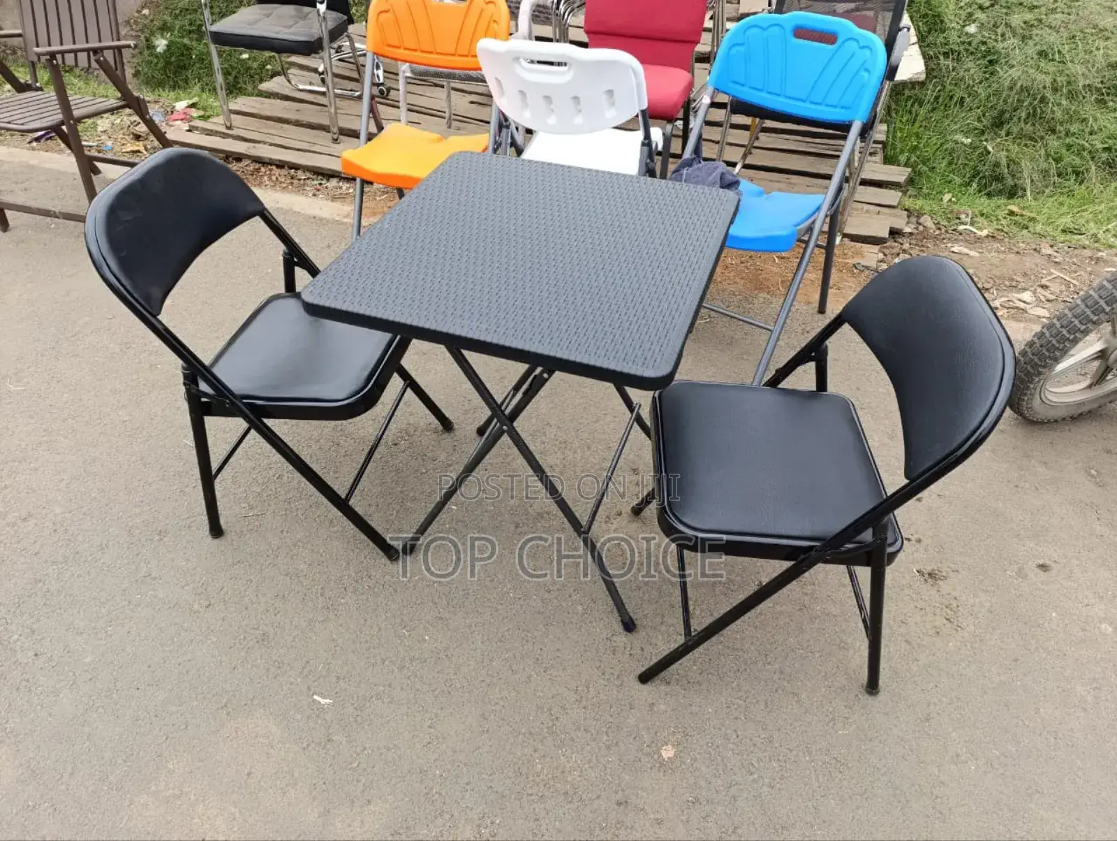 Outdoor/Indoor Table and Chairs, Folding