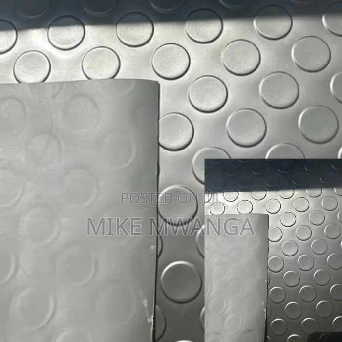 Premium-Grade Rubber Coin Studded Mats
