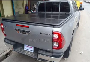 Ford Ranger Double Cab Pickup Truck.
It Folds 3 Times