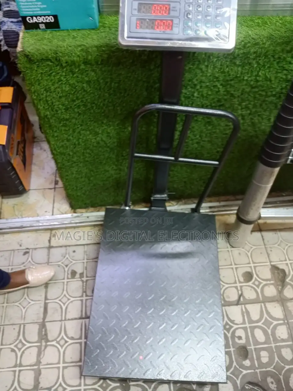 Highly Recommend 300kg Digital Weighing Scale With Guard