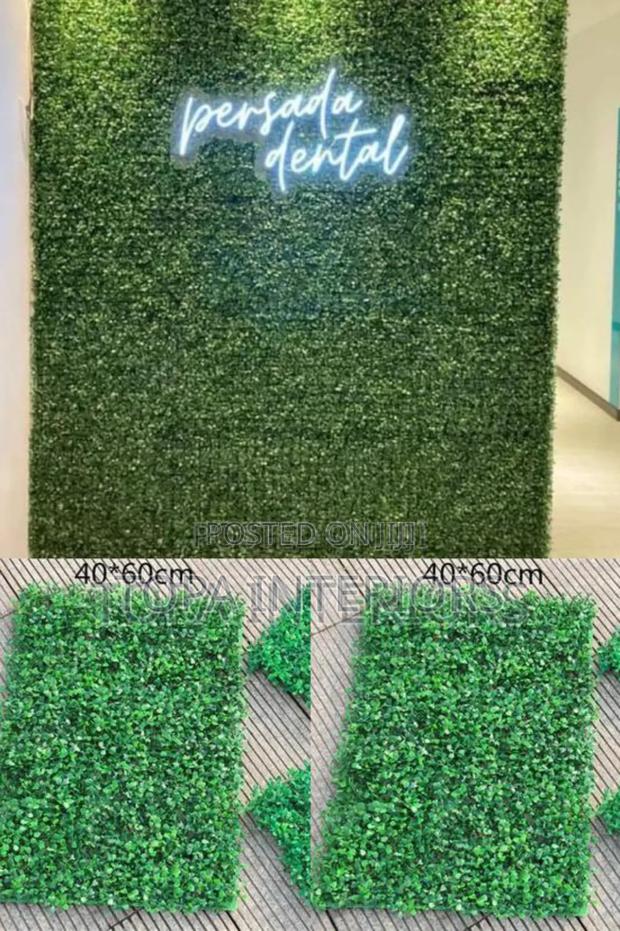 Wall Decor Artificial Boxwood Hedge Panes Joined Together - main view