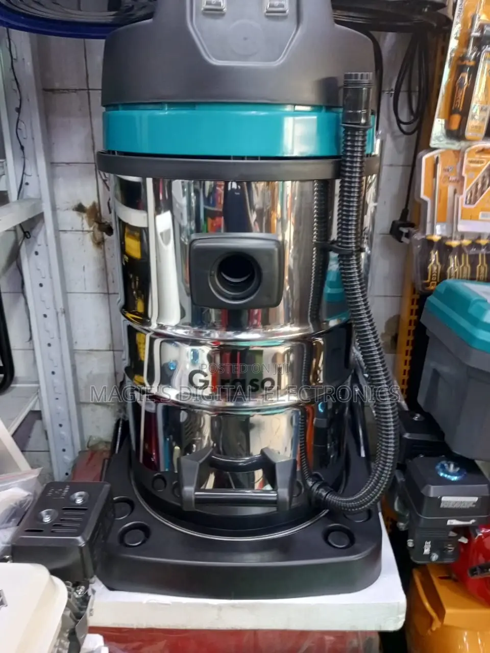 Top Guarantee 100l Vacuum Cleaner