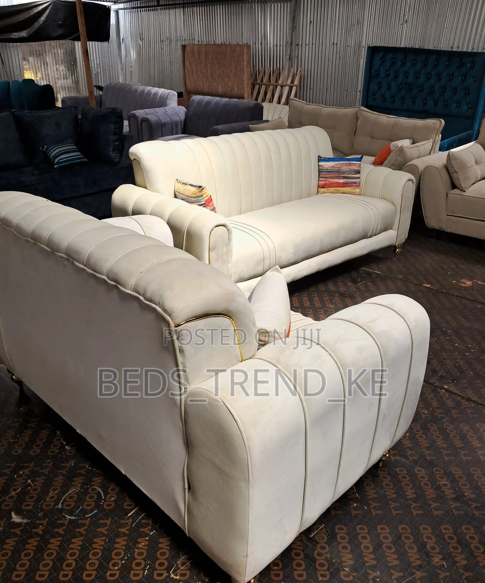 Cozy 5 Seater Sofa Set 3-2 With Free Throw Pillows