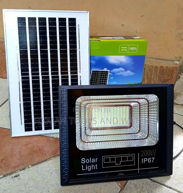 Solar Flood Light 200 Watts And Panel 18hrs Bright - thumbnail 2