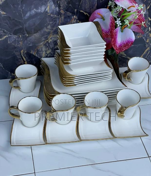 Gold Unique Dinner Set - main view