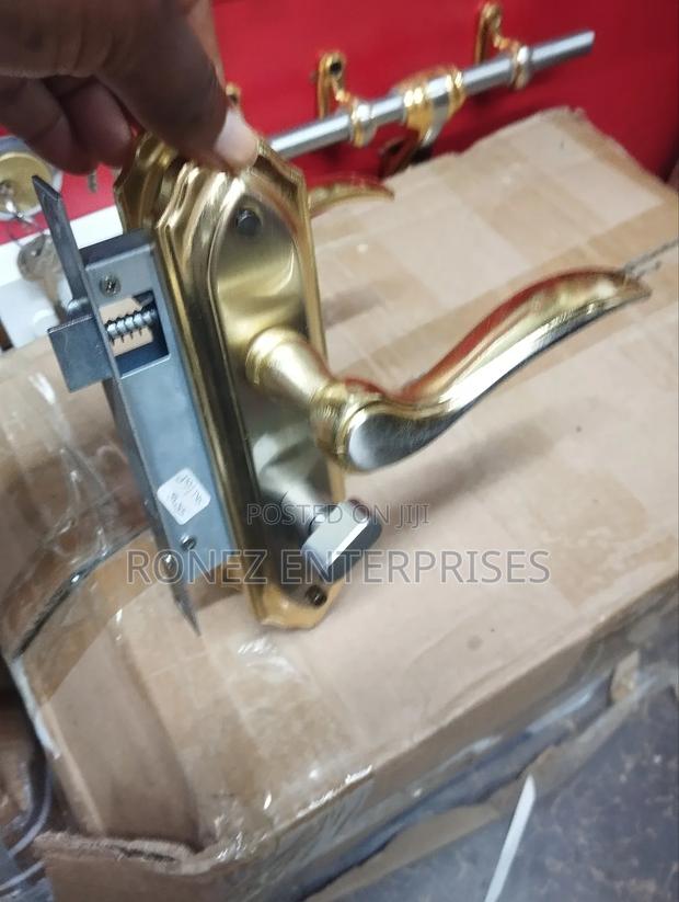 Bathroom Locks - thumbnail 3