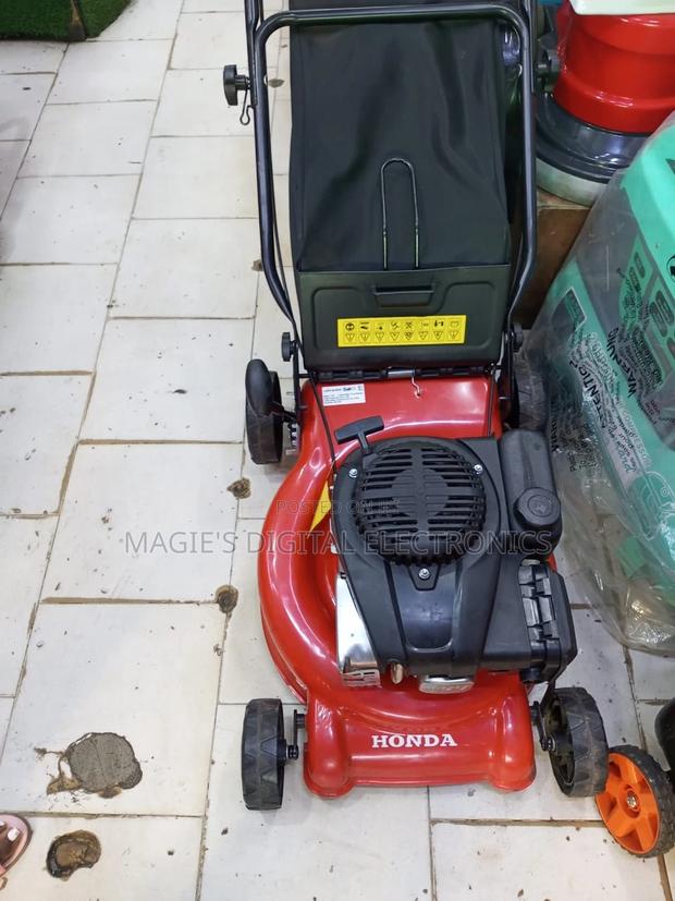 Well Performing 18inch Honda Petrol Lawn Mower