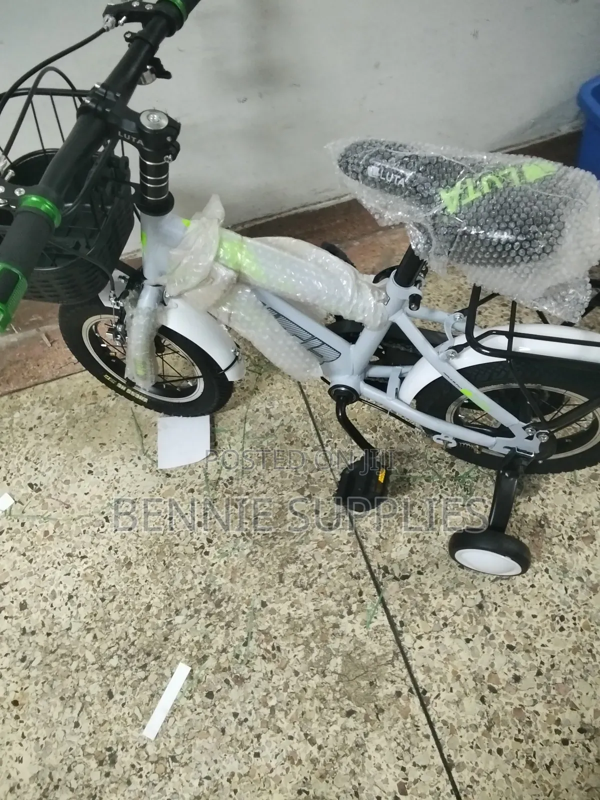 Size 12 White Kids Bike