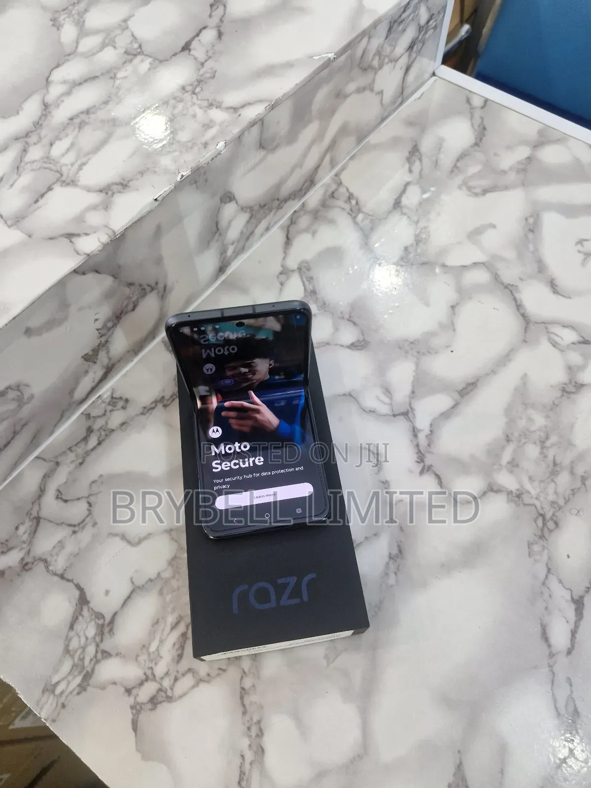Motorola Razr 2022 256 GB Gray