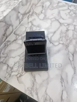 Motorola Razr 2022 256 GB Gray