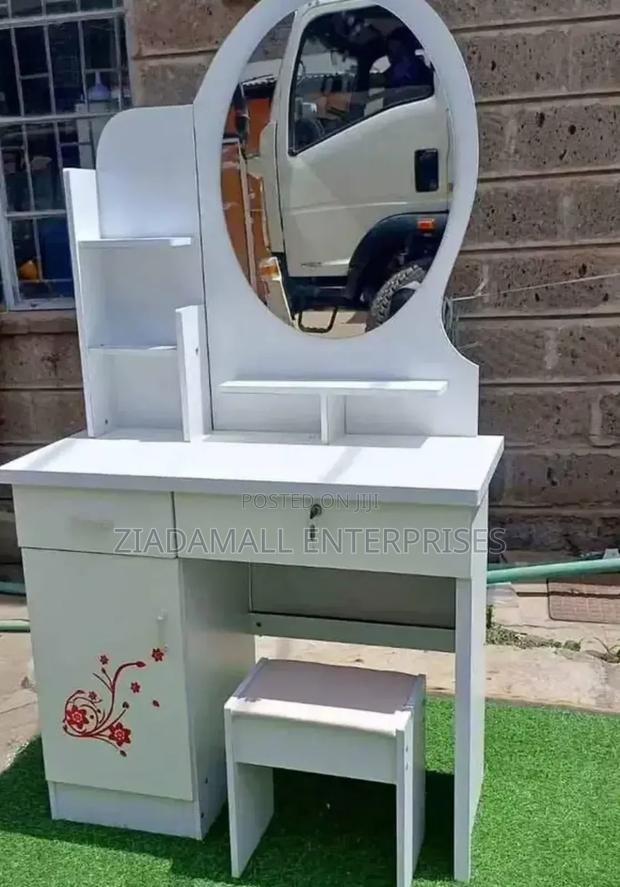 White  White Dressing Table With Sliding Mirror - main view