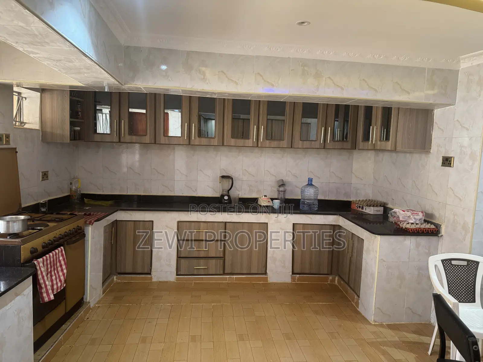 11bdrm Mansion in Runda for sale