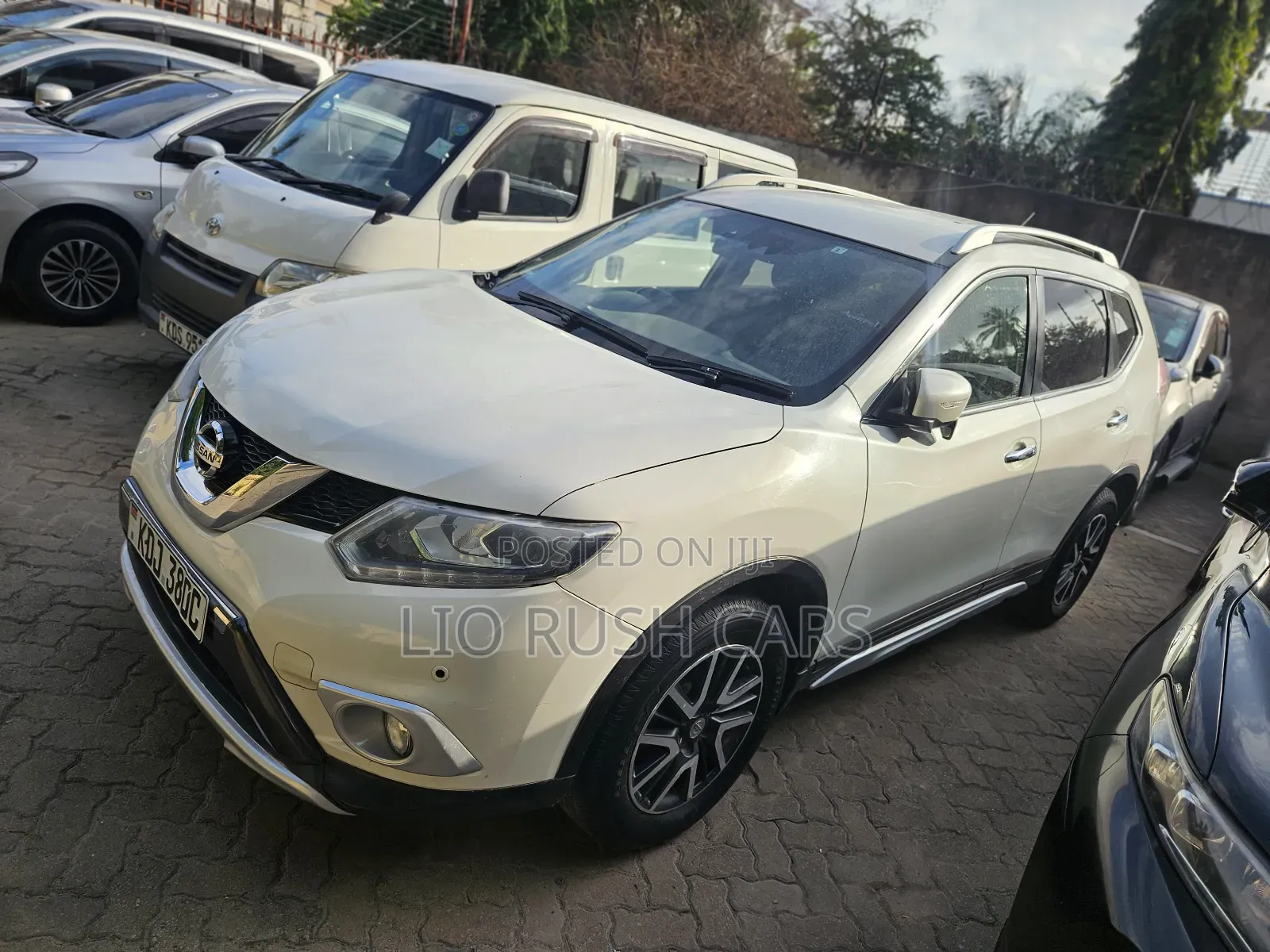 Nissan X-Trail 2016 White