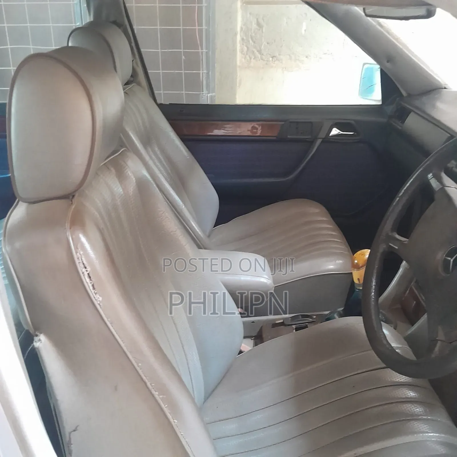 Mercedes-Benz W124 1990 Silver